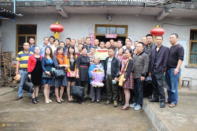 关爱烈士母亲九九重阳